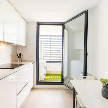 Piso Climatizado Y Parking Appartement Madrid Buitenkant foto